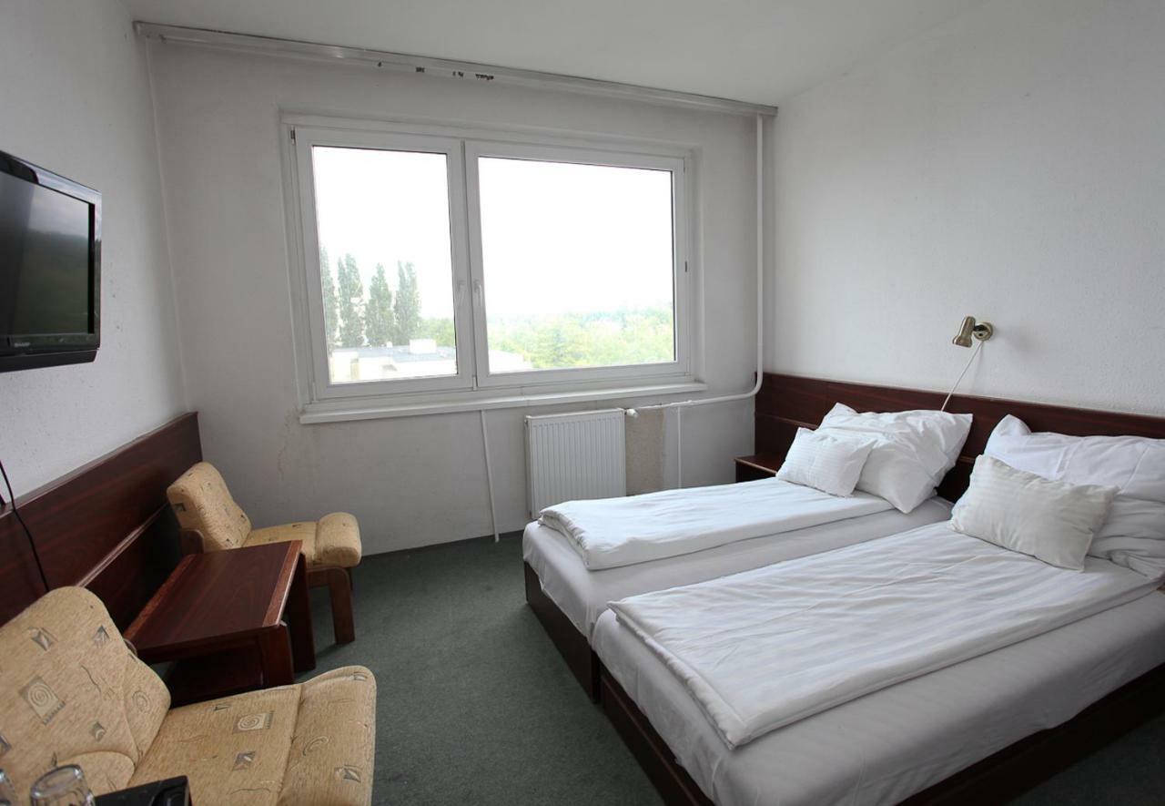 Aranypart Hotel Шиофок Экстерьер фото