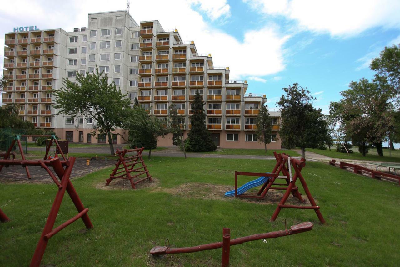 Aranypart Hotel Шиофок Экстерьер фото