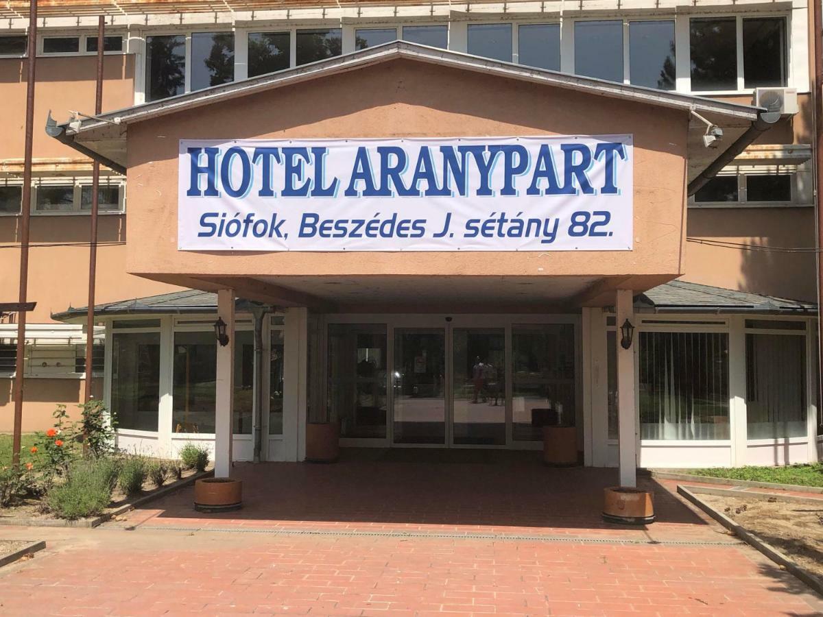 Aranypart Hotel Шиофок Экстерьер фото