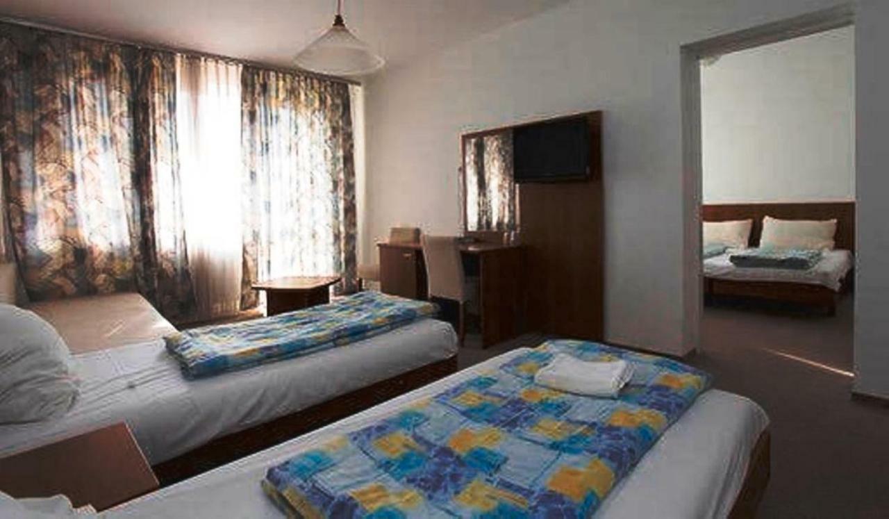 Aranypart Hotel Шиофок Экстерьер фото