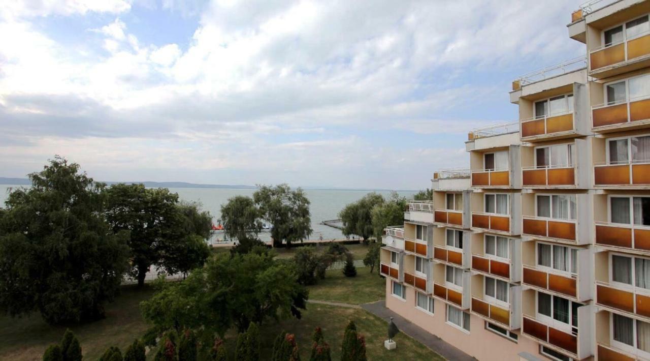 Aranypart Hotel Шиофок Экстерьер фото