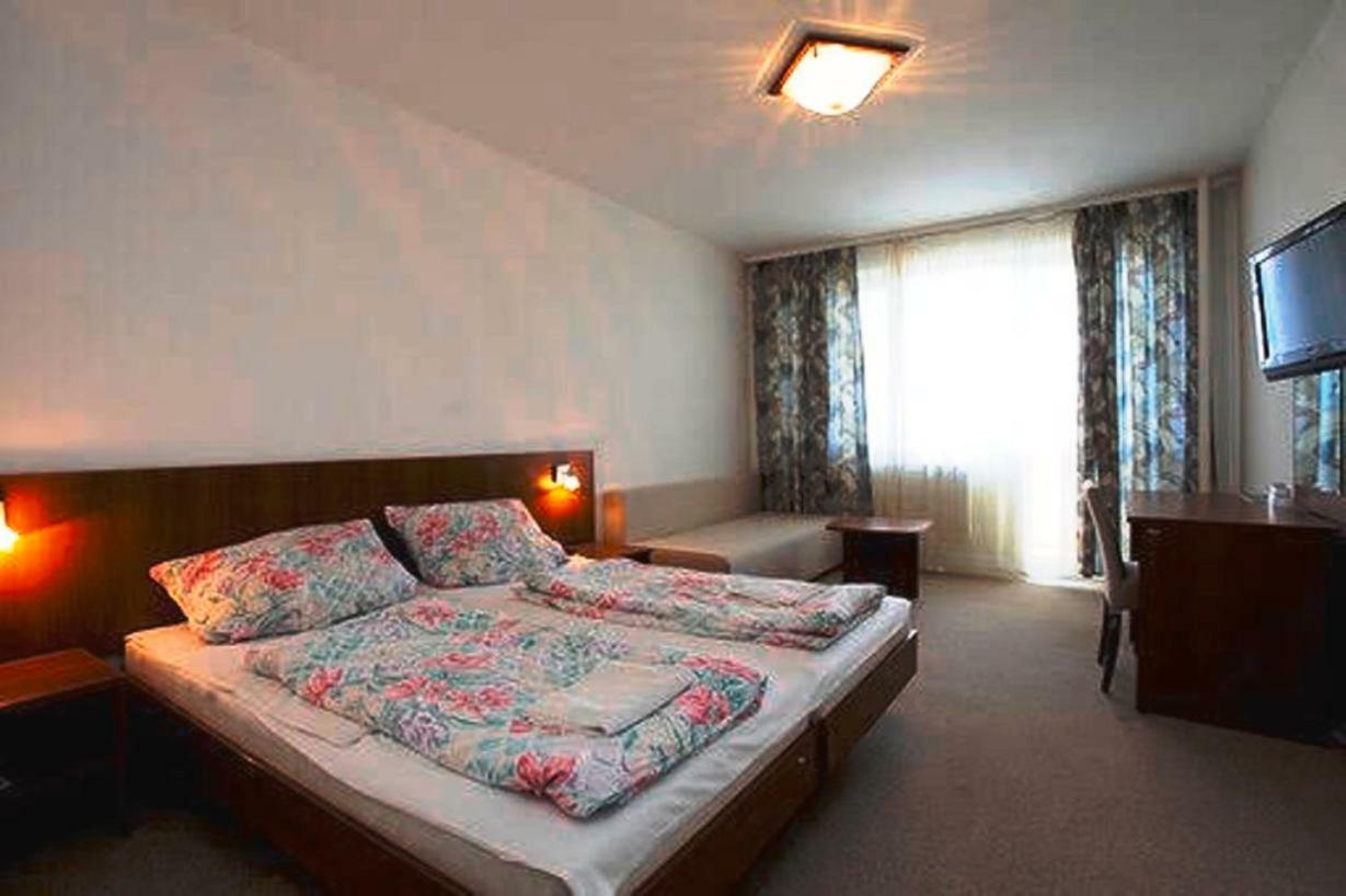 Aranypart Hotel Шиофок Экстерьер фото